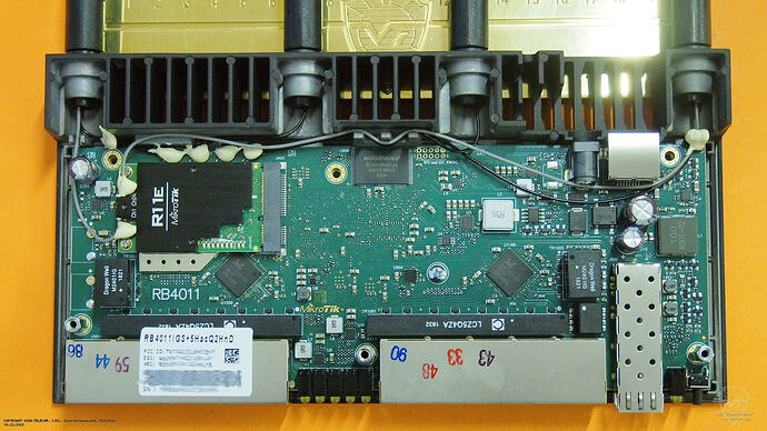 rb4011igs-plus5hacq2hnd-in_8