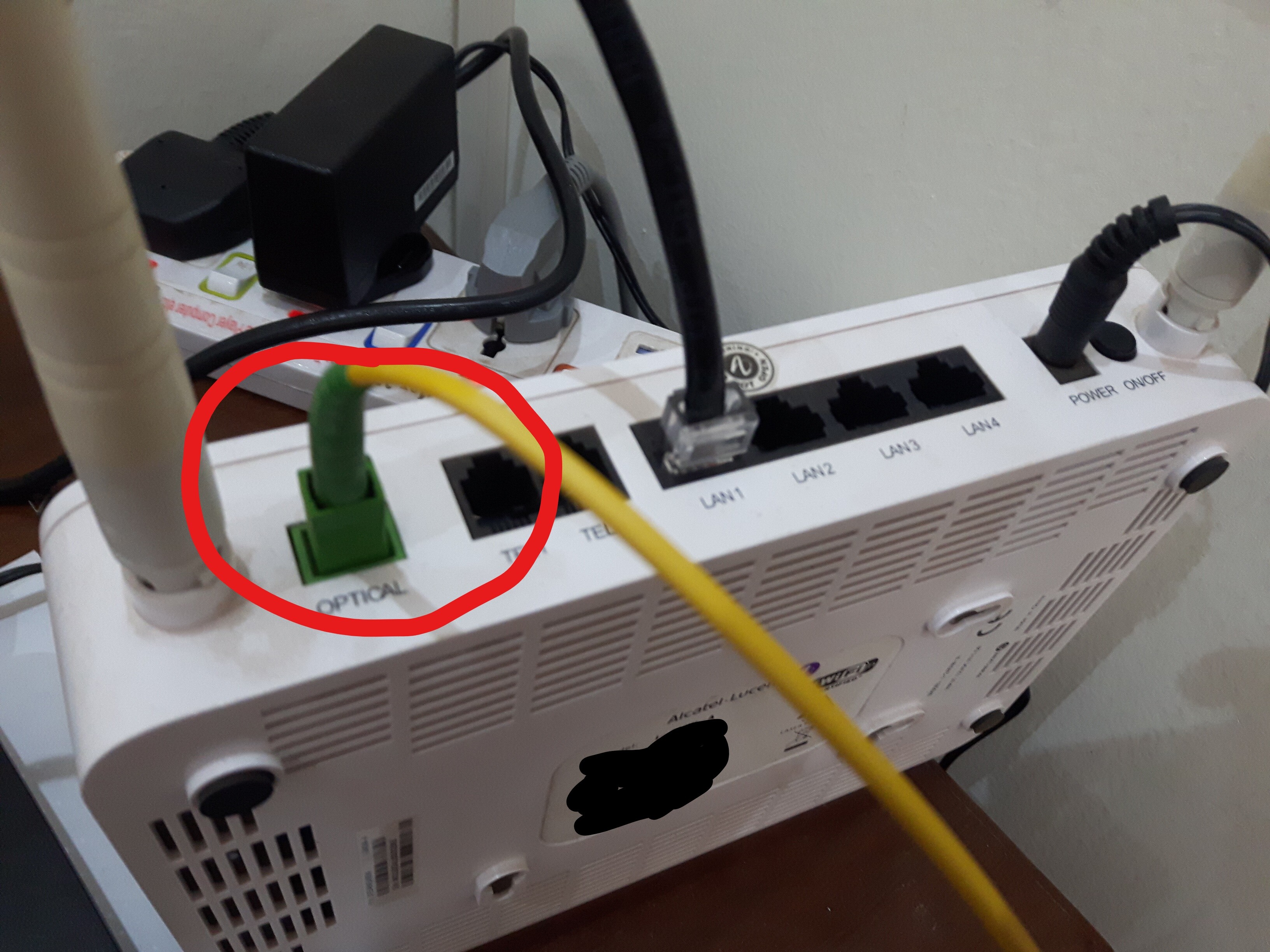 Alcatel Router - single fibre optic port.jpg