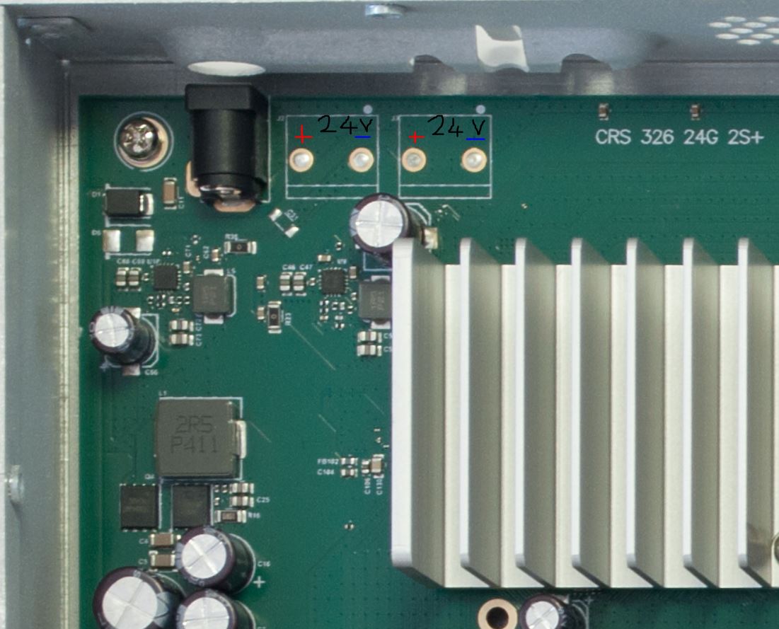 crs326-24gSalidasextra.JPG